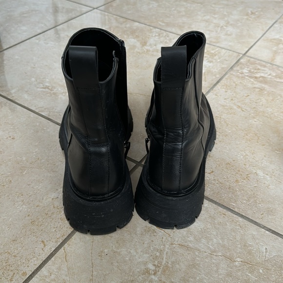 Synthetic leather boots - Picture 3 of 3